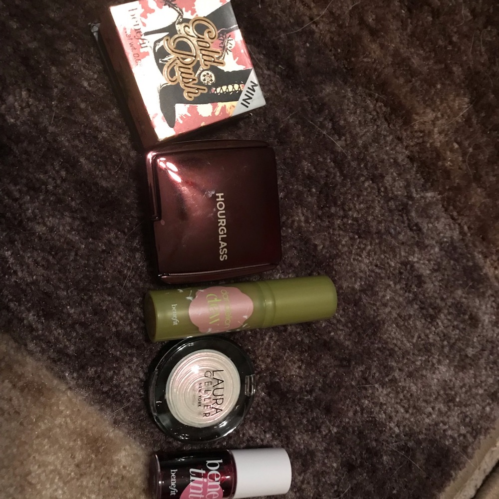 Five travel sized blush bundle.